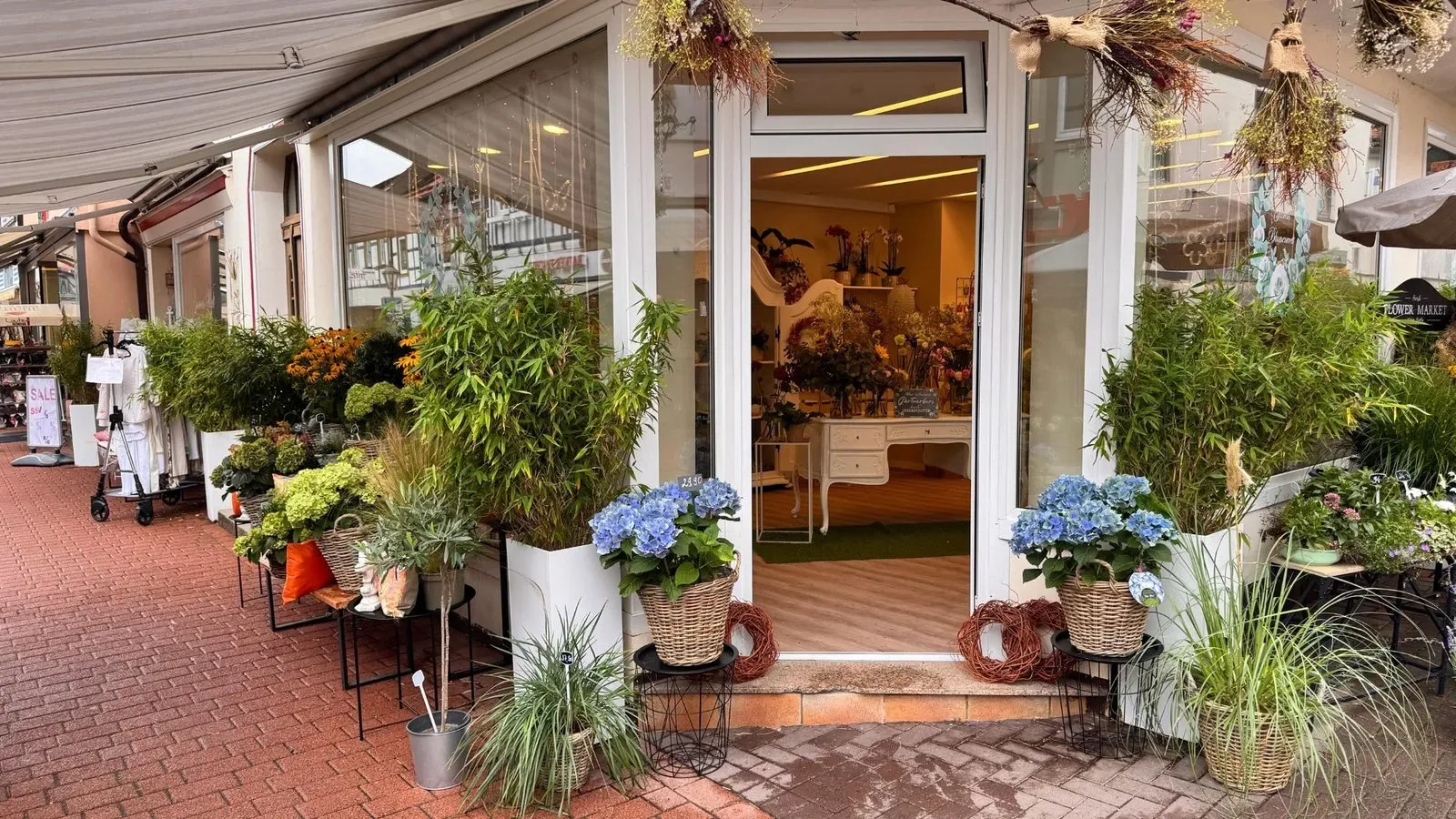 Ladeneingang Gamas Blumenwelt